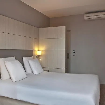 Ibis Gare Du Nord Tgv Hotel 3*