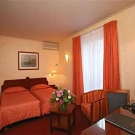 Hotel Ibis Gare Du Nord Tgv Paris