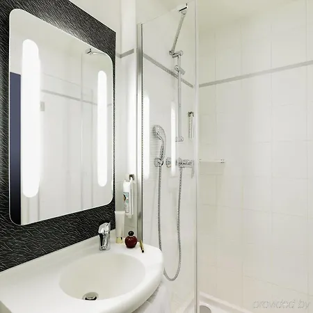Hotel Ibis Gare Du Nord Tgv