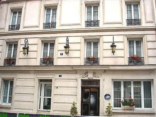 Hotel Ibis Gare Du Nord Tgv